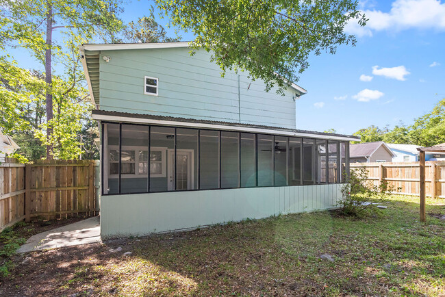 Building Photo - S Myrtle Drive