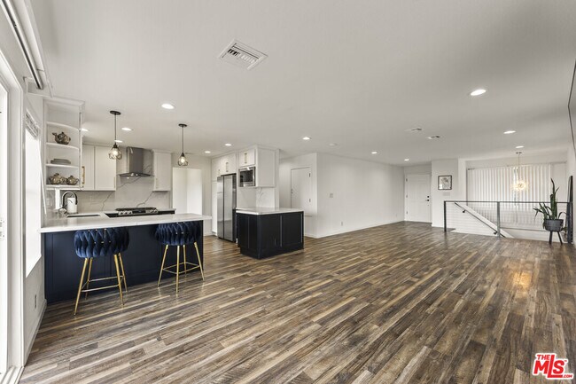 Building Photo - 11621 Sunshine Terrace