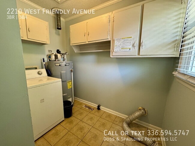 Building Photo - 2210 W Friendly Ave