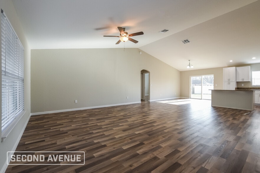 Building Photo - 5360 SW 164th Street Rd