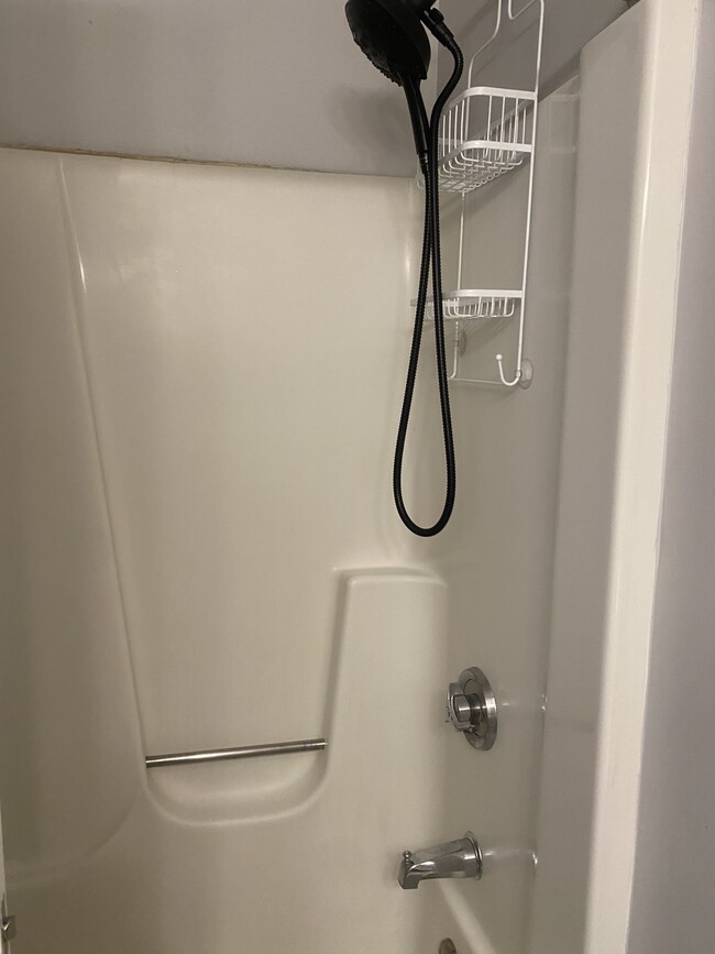 Shower & tub - 33 Van Zandt Ave