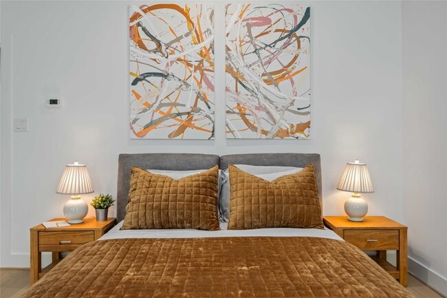 Building Photo - 3028 Lamar St