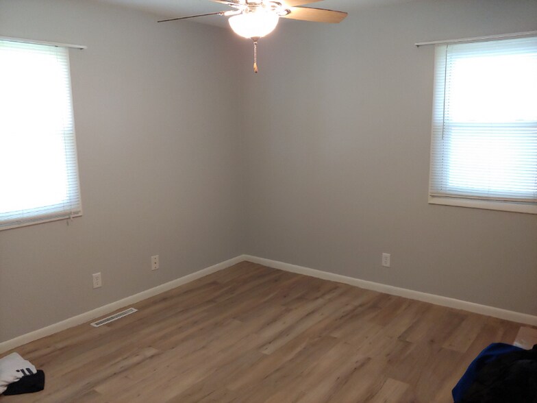 Building Photo - 3121 Westmar Dr