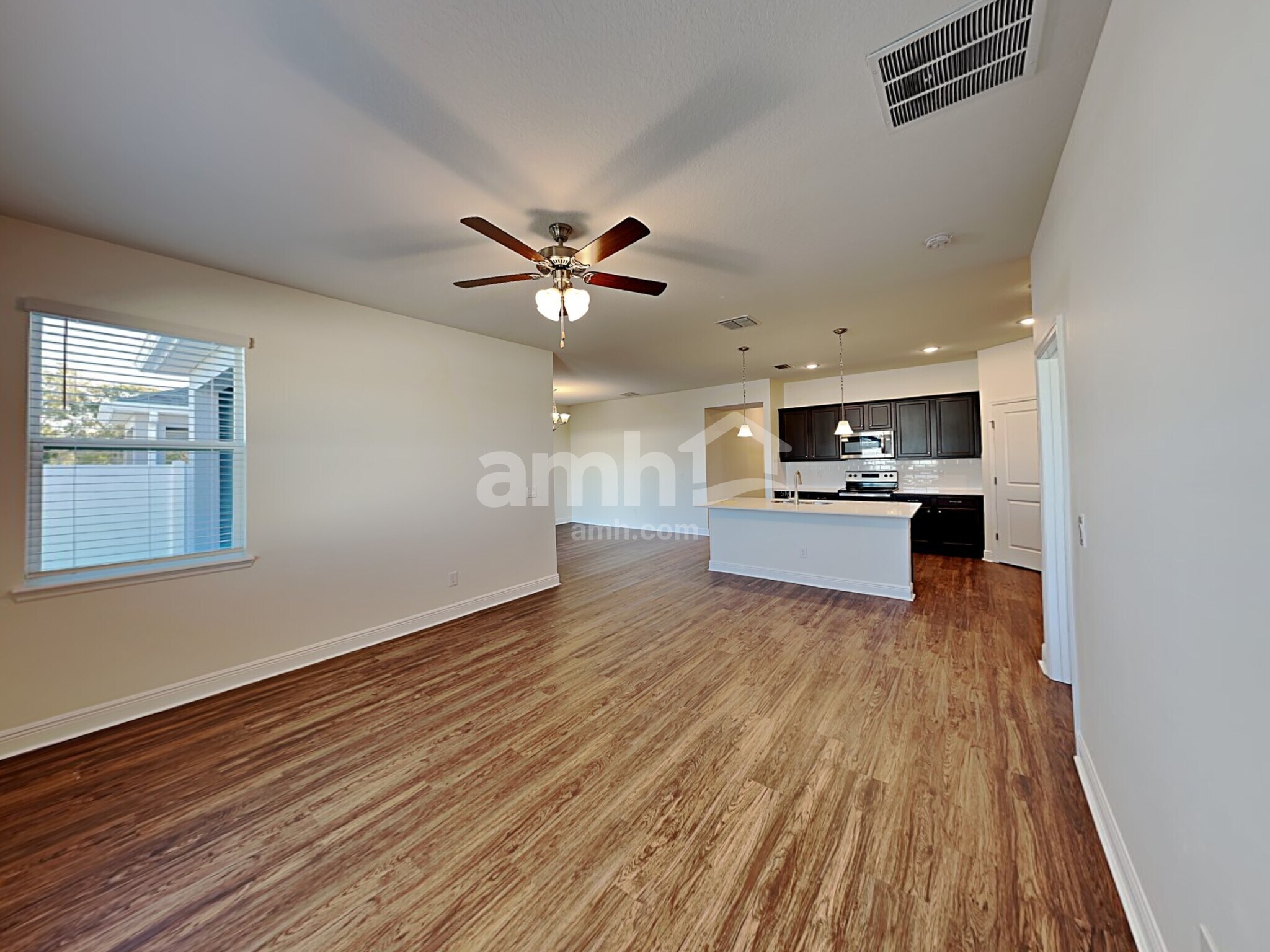 Building Photo - 1118 Sky Lks Dr