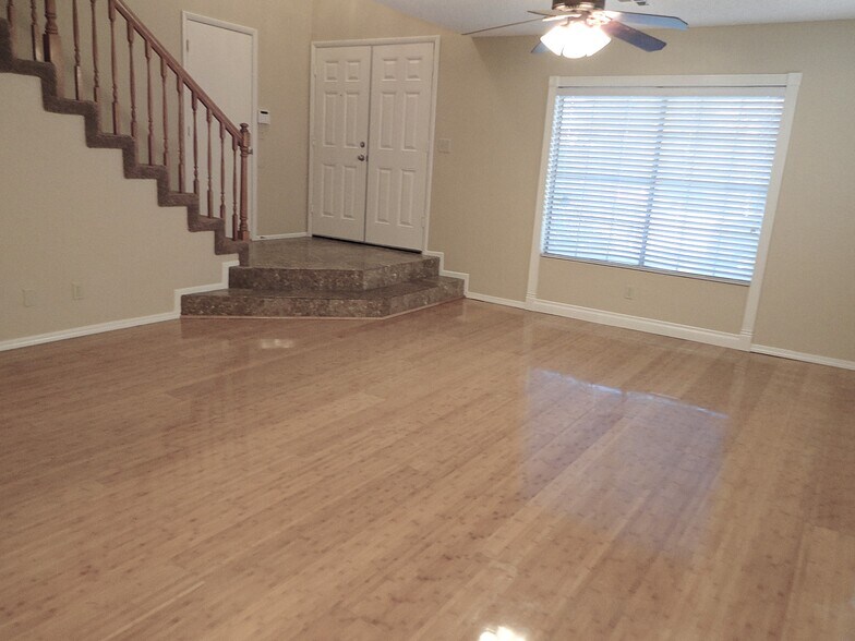 Building Photo - 1474 Lodgepole Dr