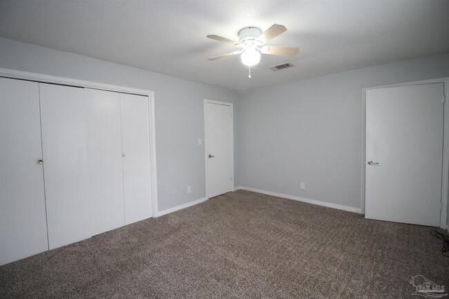 Building Photo - 3685 E Olive Rd