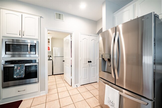 Building Photo - 5810 Misty Island Ct