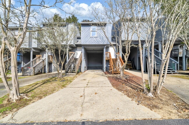 Building Photo - 200 White St