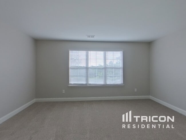 Building Photo - 1814 Woods Ln