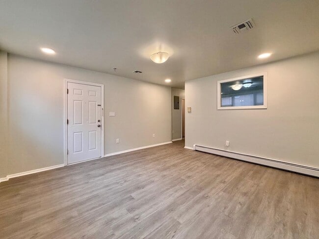 Building Photo - 311 5th St