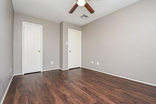 Building Photo - 642 Kiley Dr