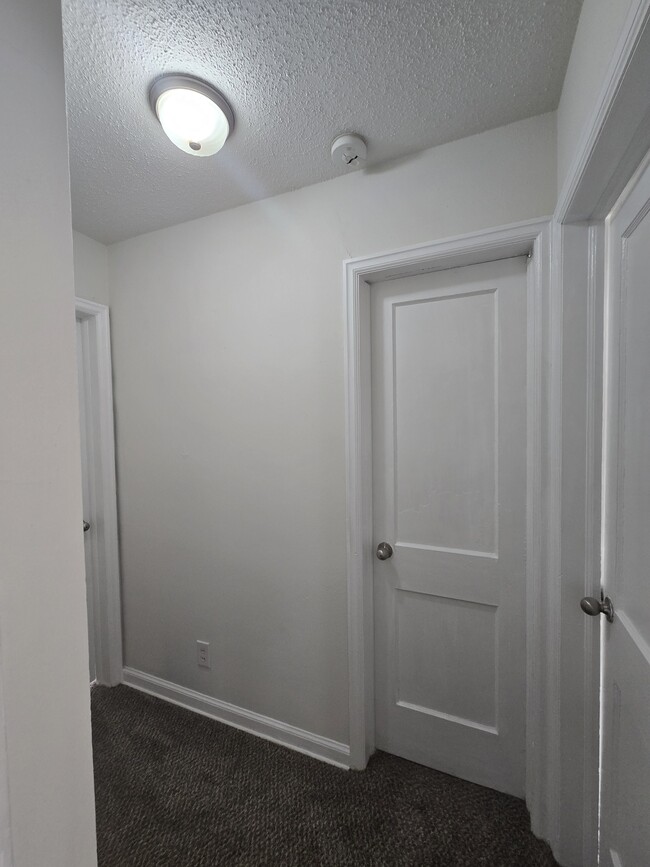 Building Photo - 1102 Dellrose