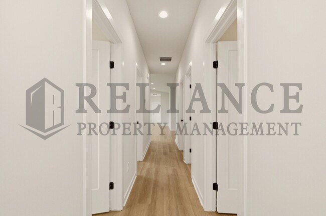 Building Photo - 204 Gowen St