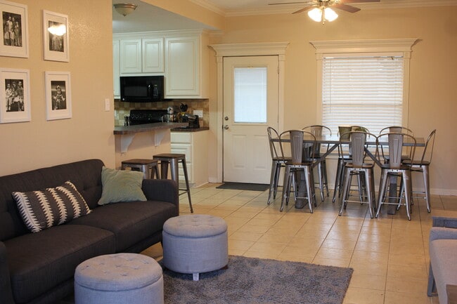 Building Photo - 2717 Horse Haven Ln