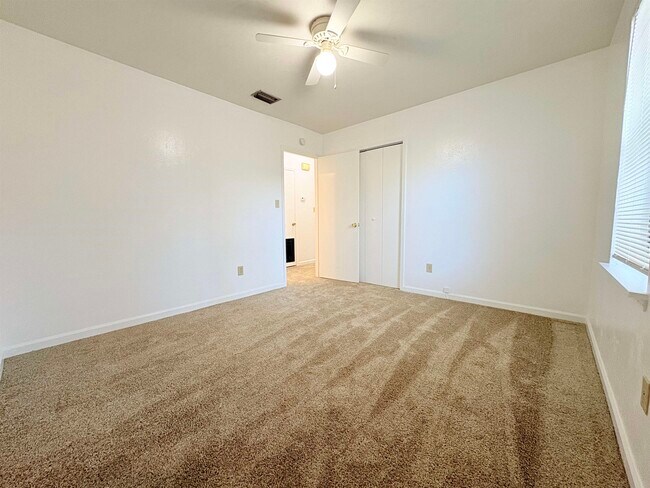 Building Photo - 1810 Sylvan Ct