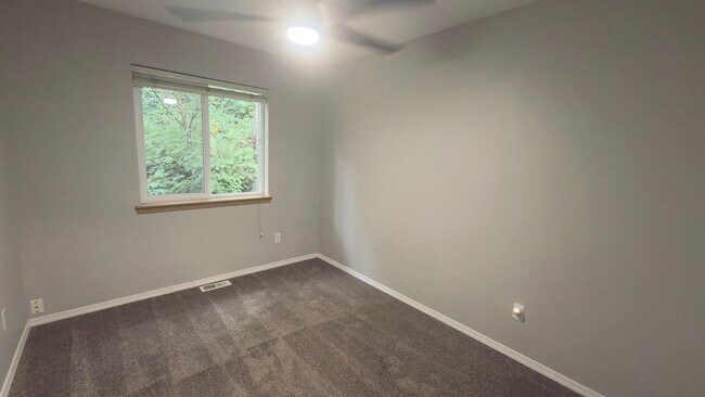 Building Photo - 1336 Olney Ave