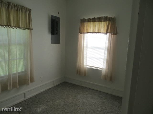 Building Photo - 3 br, 1.5 bath House - 244 Lower Myrick Rd