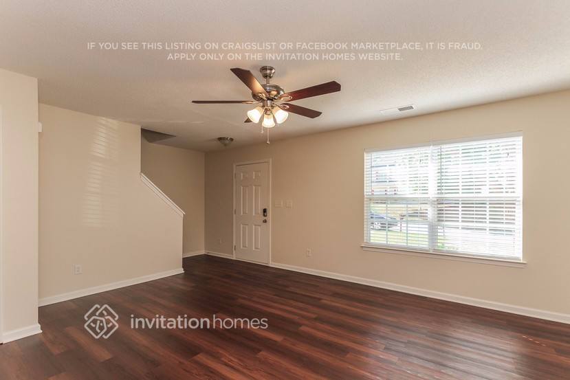 Building Photo - 11120 Northwoods Forest Dr