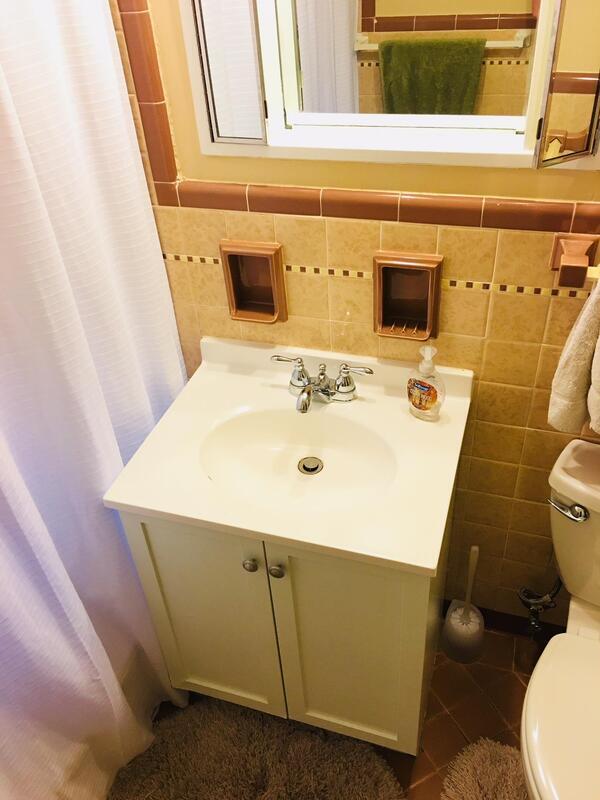 Building Photo - 5624 Lake St