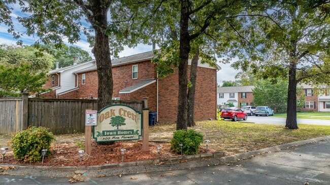 Building Photo - Townhouse in Maumelle!