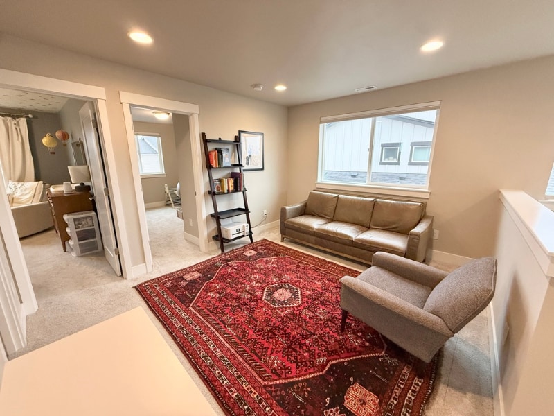 Building Photo - 3215 NE Boulder Crk Dr