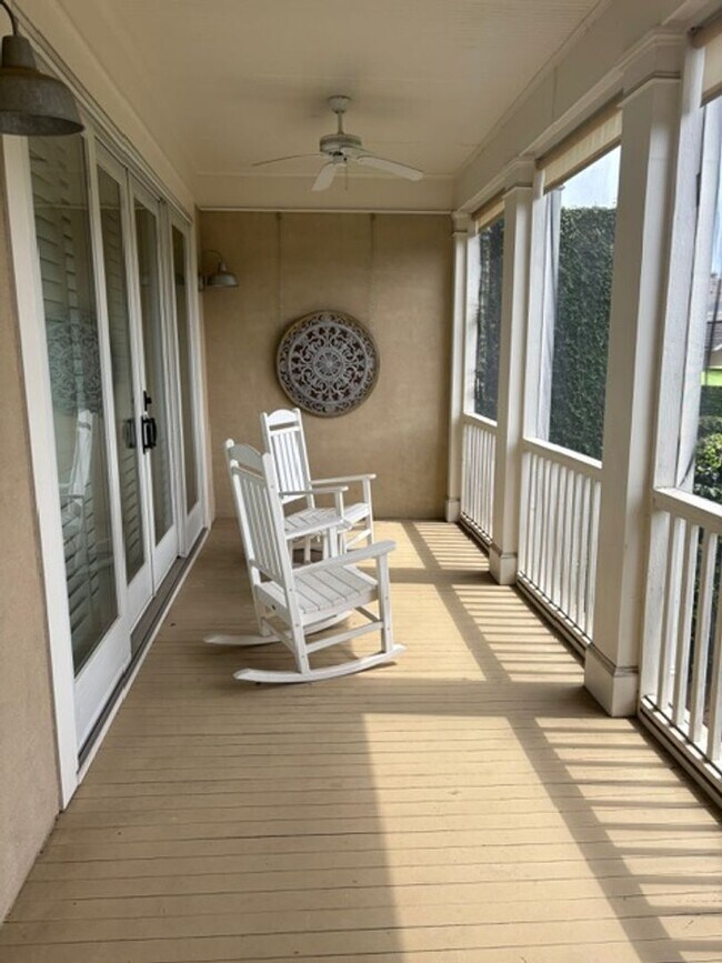 Building Photo - Available Now Fully Furnished Town Home in Hammonds Ferry!