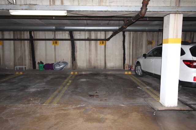 Building Photo - 5400 Carriageway Dr