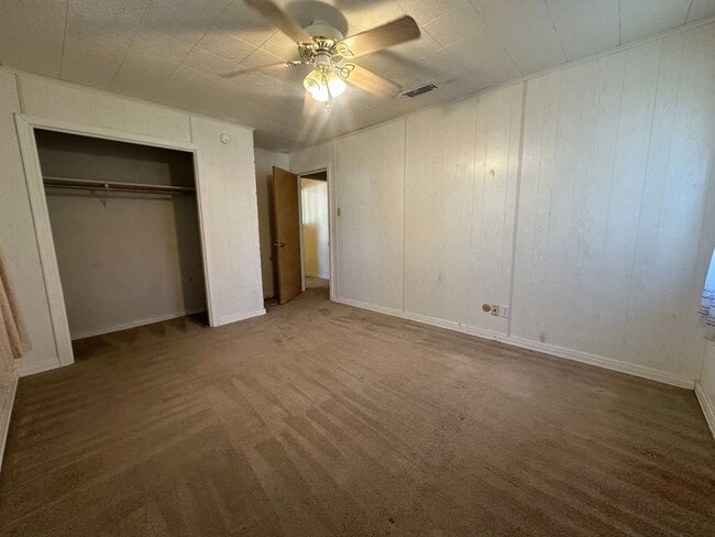 Building Photo - 115 Dawn Dr