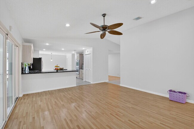 Building Photo - 17414 Spring Tree Ln