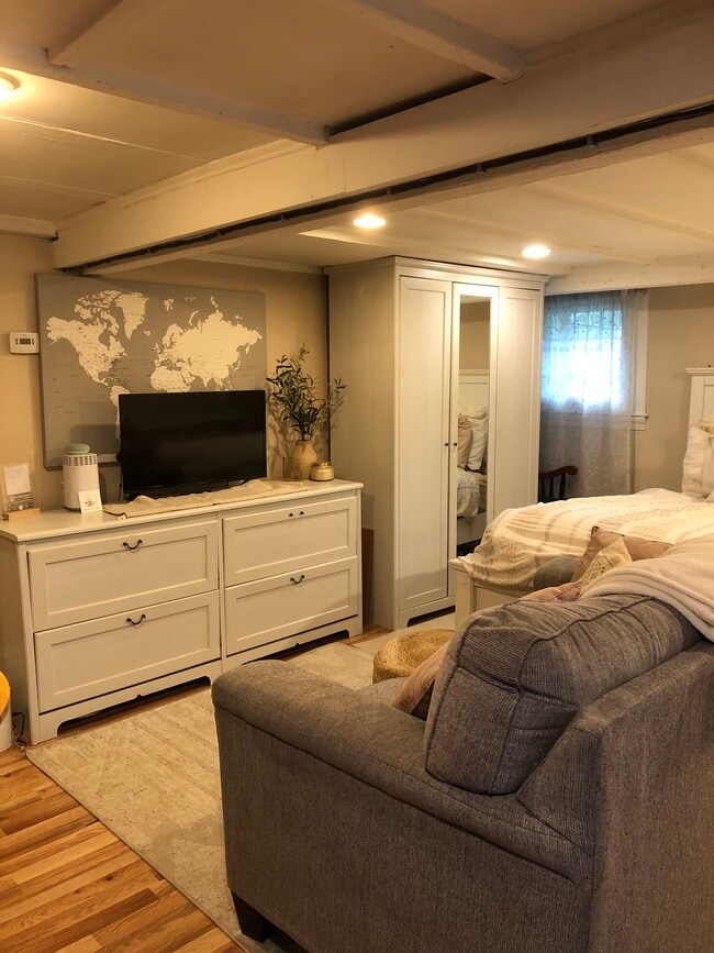 Building Photo - 40 Sumner St