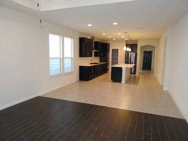 Building Photo - 9903 Quercia Dr