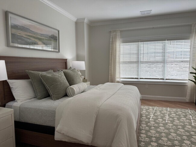 Building Photo - 74 Rockingham Rd