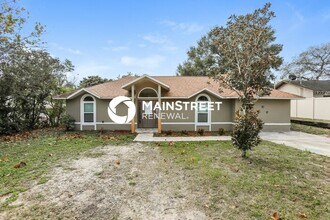 Building Photo - 4 Bedroom Pet-Friendly Home in Clermont, FL with Main Street Renewal