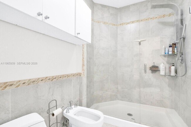 Building Photo - 10824 NW 84th St