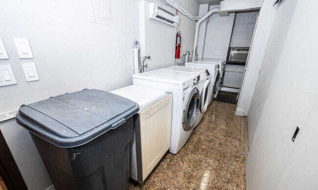 Building Photo - 24 E 38th St