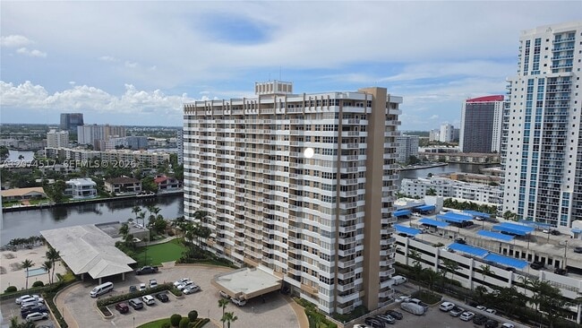 Building Photo - 1985 S Ocean Dr