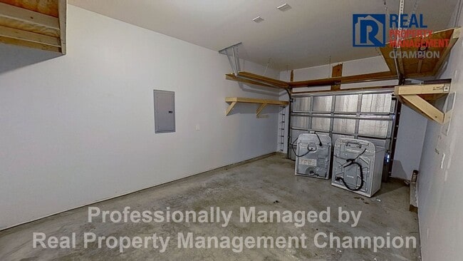 Building Photo - Spacious 3-Story Townhome in the Heart of Carolina Beach — Backs to State Park