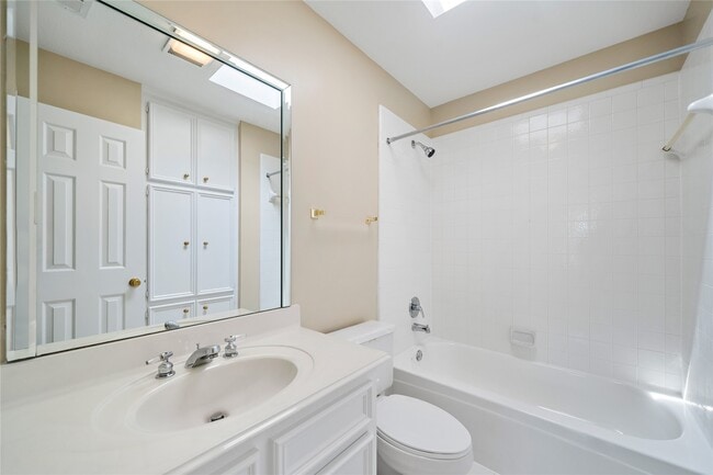 Building Photo - 13811 Muirfield Village Dr