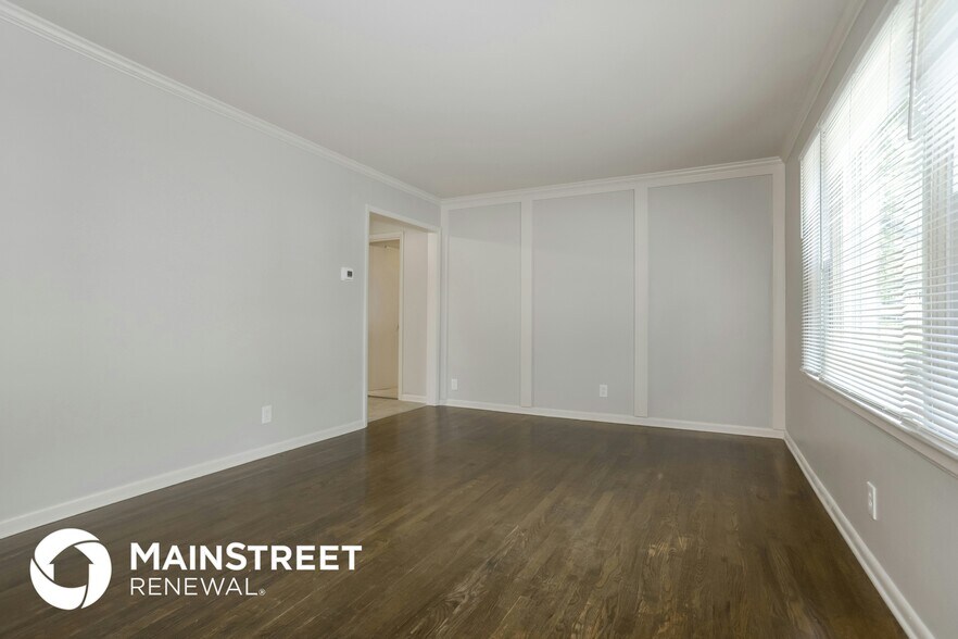 Building Photo - 11105 W 69th St