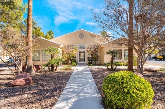 Building Photo - 8449 Majestic View Ave