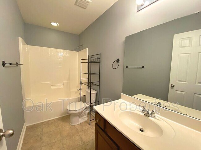 Building Photo - 410 Vinicio Dr