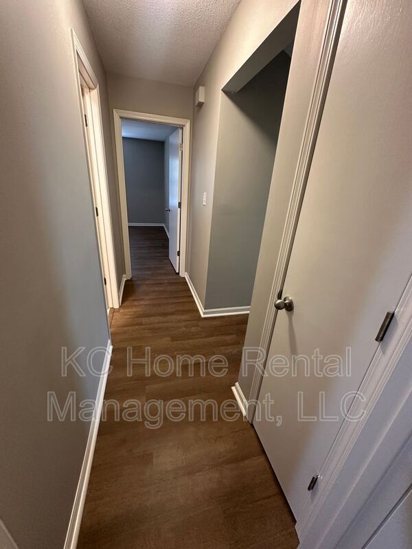Building Photo - 8640 N Hull Ave