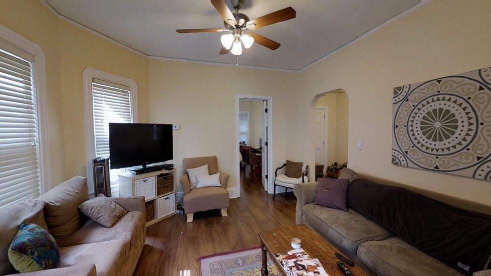 Building Photo - 21 Chandler St