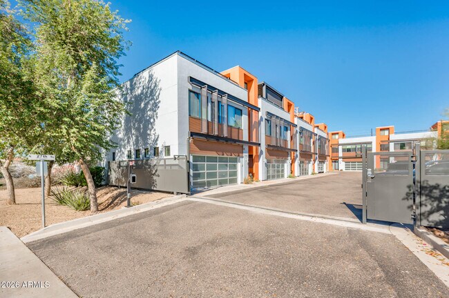 Building Photo - 4416 N 27th Way