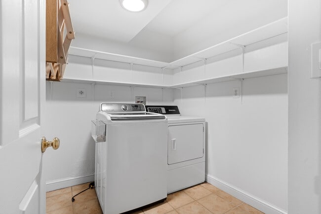 Building Photo - 1407 Leegate Rd NW