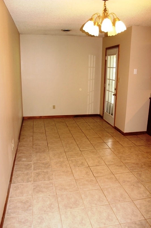 Building Photo - Huge Backyard - Close to Ft. Riley!