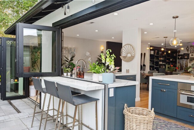 Building Photo - Designer 4BR Retreat with Pool, Indoor-Outdoor Living, and Prime Menlo Park Location
