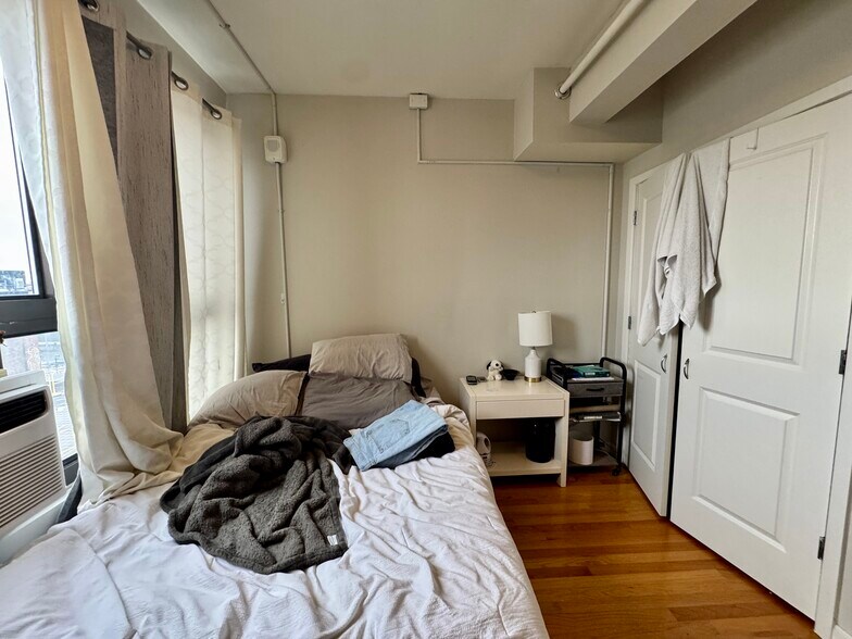 Building Photo - 12 Stoneholm St