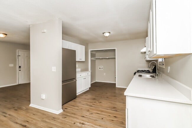 Building Photo - 5461 Austell Rd