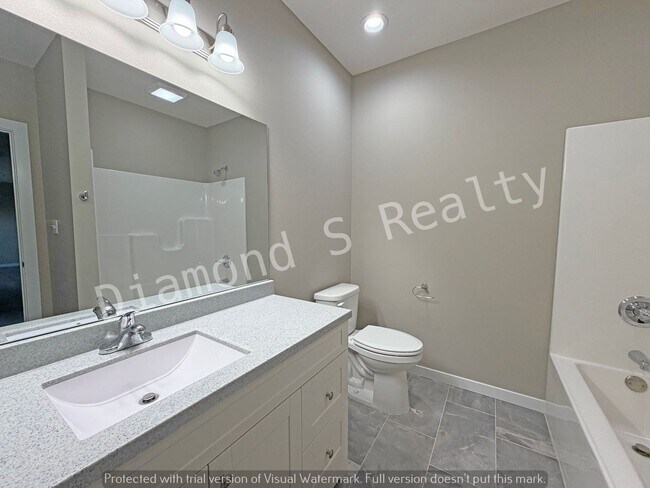 Building Photo - Brand New Build in Desirable Ozark Neighborhood!